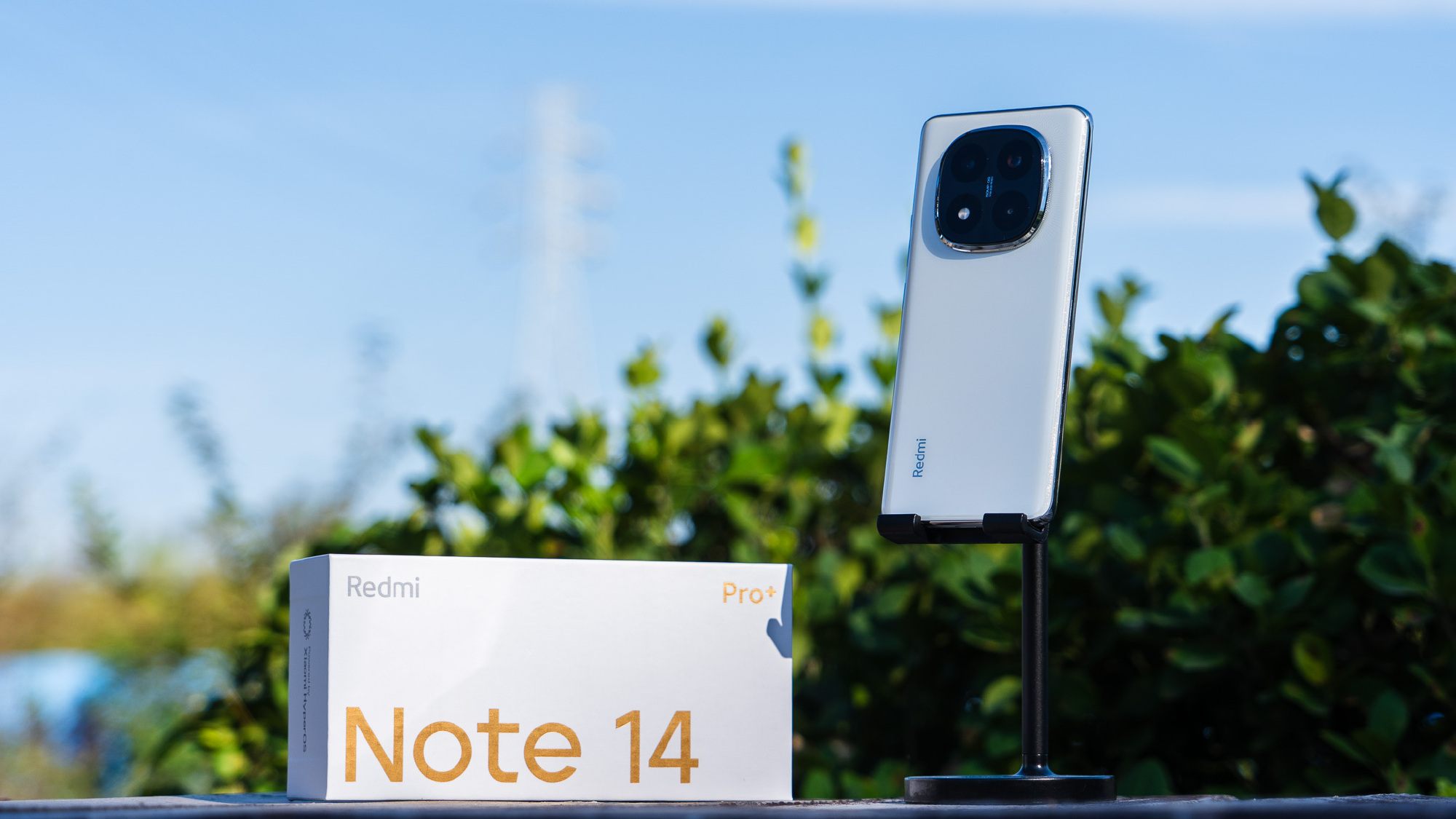 Trên tay điện thoại siêu chống nước, siêu bền bỉ của Xiaomi, hiệu năng mạnh mà pin lại còn khủng, giá chỉ hơn 6 triệu đồng- Ảnh 2. Trên tay điện thoại siêu chống nước, siêu bền bỉ của Xiaomi, hiệu năng mạnh mà pin lại còn khủng, giá chỉ hơn 6 triệu đồng- Ảnh 2.