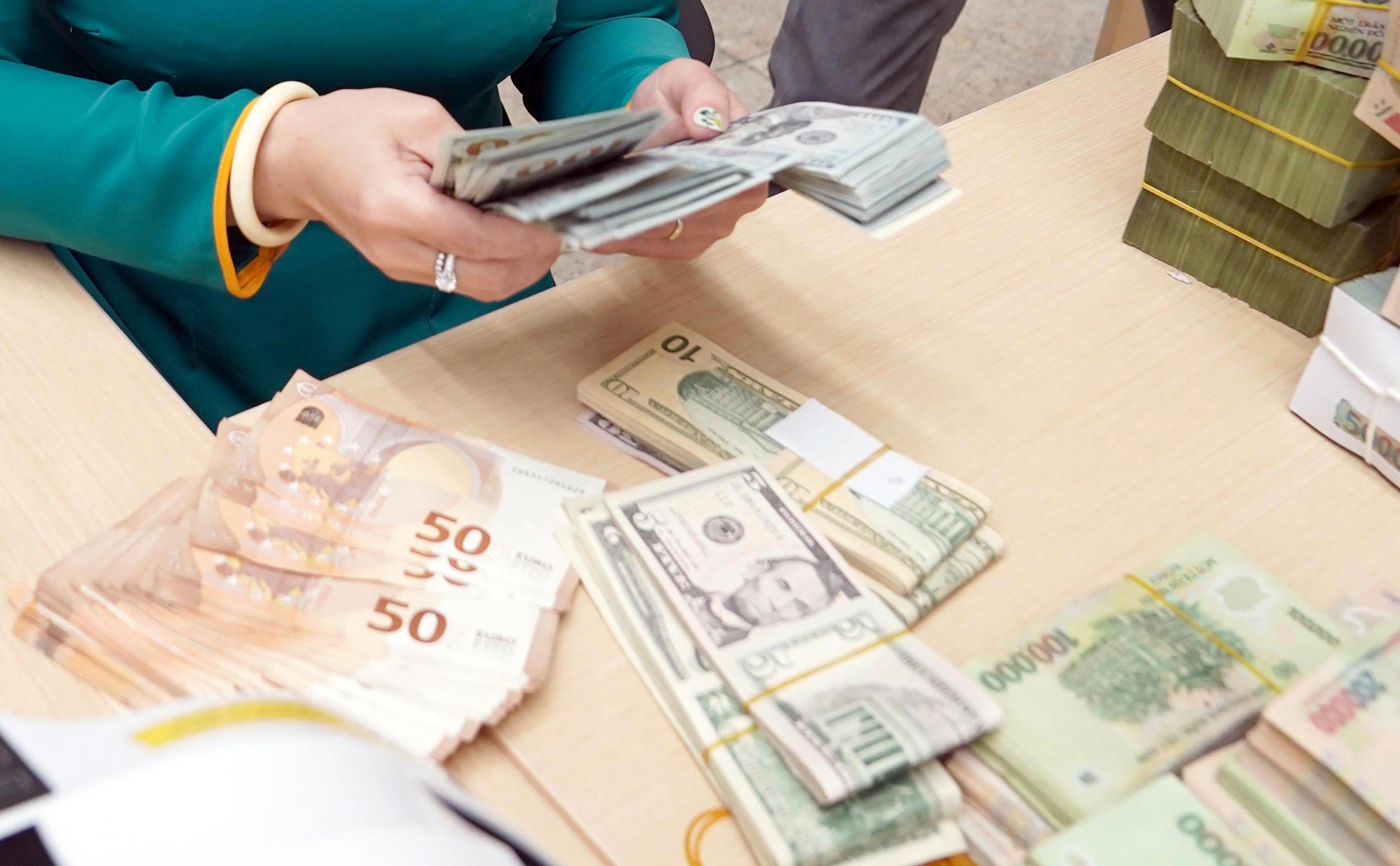 Giá USD hôm nay 20.9.2024: Đồng loạt giảm- Ảnh 1. Giá USD hôm nay 20.9.2024: Đồng loạt giảm- Ảnh 1.